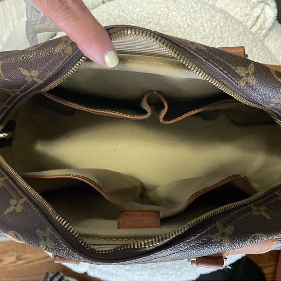 Louis Vuitton Deauville handbag - Picture 3 of 8